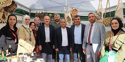 ALTINÖZÜ 9. ZEYTİN FESTİVALİ, RENKLİ VE ZENGİN ETKİNLİKLERLE GERÇEKLEŞTİ