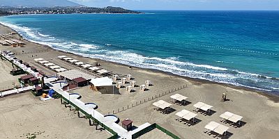 ARSUZ ALAKOP PLAJI HİZMETE AÇILDI