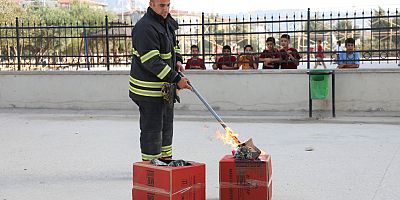 BÜYÜKŞEHİR İTFAİYESİNDEN ÇOCUKLARA YANGIN EĞİTİMİ