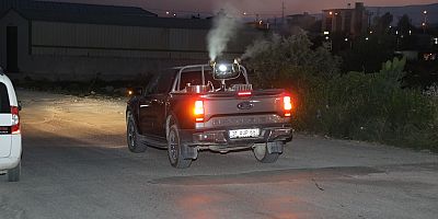 HBB, DEENE’DE SİNEKLERLE MÜCADELEDE HIZ KESMİYOR