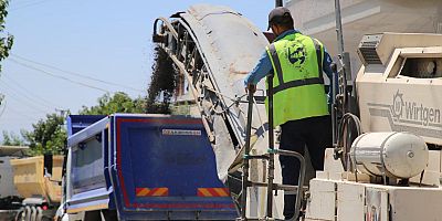 HBB, DÖRTYOL’DA ASFALTLAMA ÇALIŞMALARINI SÜRDÜRÜYOR