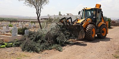 MEZARLIKLAR BAYRAMA HAZIR